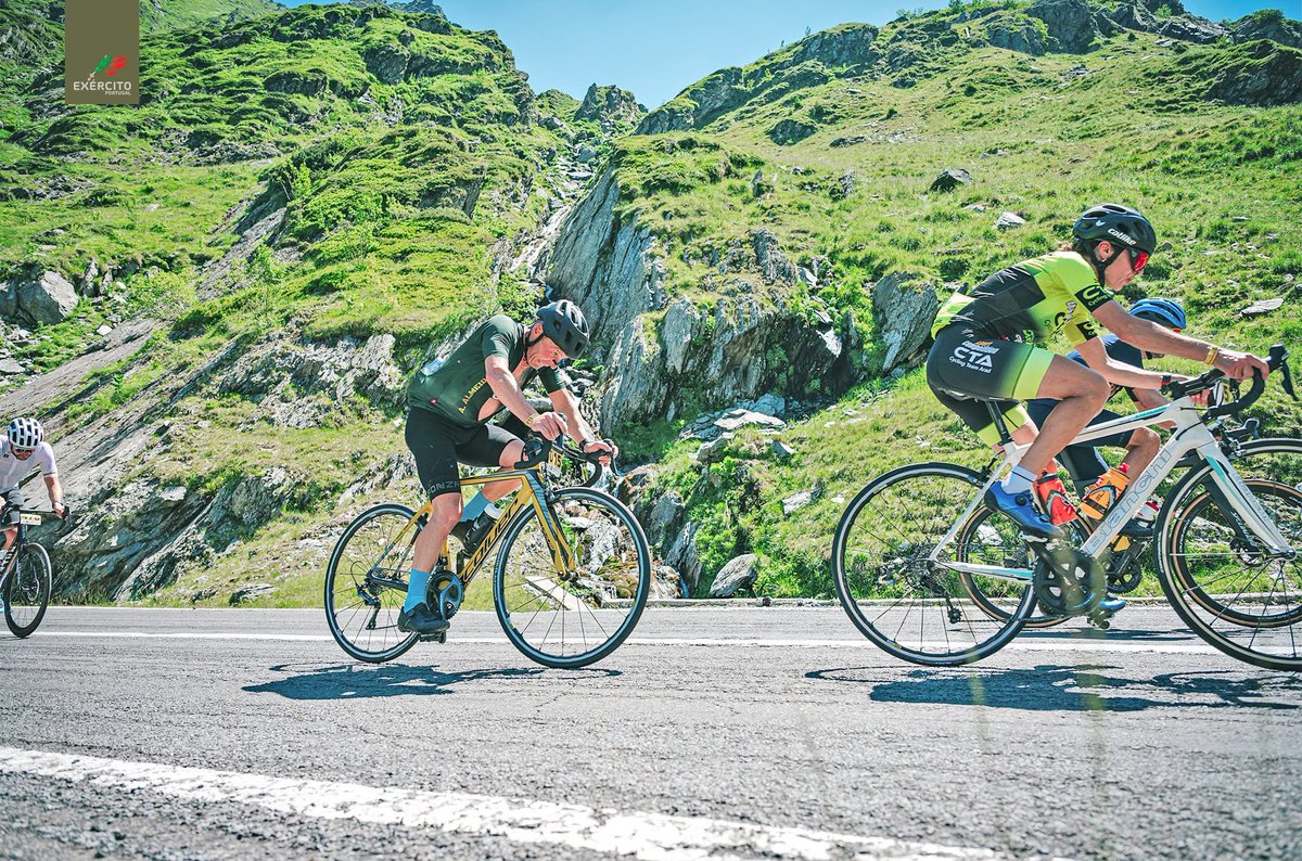 Exercito_pt's tweet image. 📢 Militares do Exército em missão na Roménia participaram na 5.ª edição da exigente prova de ciclismo “𝙏𝙧𝙖𝙣𝙨𝙛𝙖𝙜𝙖𝙧𝙖𝙨𝙖𝙣 𝘾𝙝𝙖𝙡𝙡𝙚𝙣𝙜𝙚”.
#ExércitoPortuguês #Potencial_Humano #Cooperação_Internacional