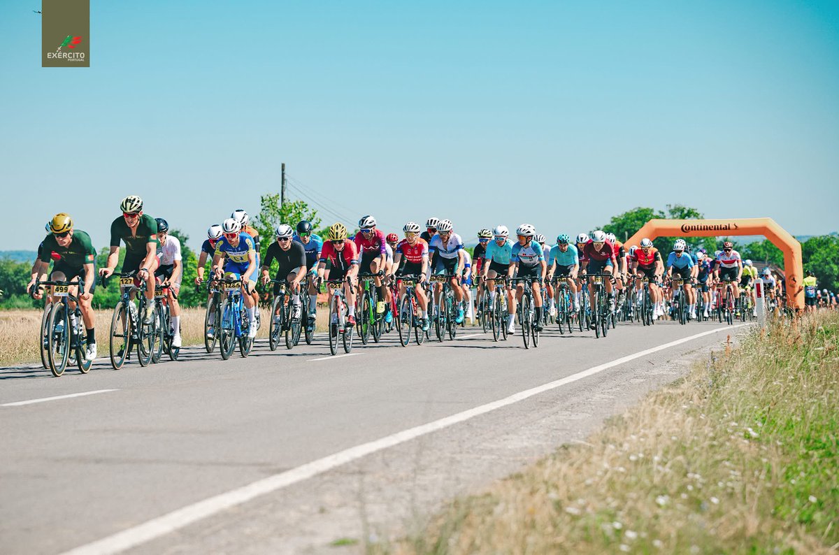 Exercito_pt's tweet image. 📢 Militares do Exército em missão na Roménia participaram na 5.ª edição da exigente prova de ciclismo “𝙏𝙧𝙖𝙣𝙨𝙛𝙖𝙜𝙖𝙧𝙖𝙨𝙖𝙣 𝘾𝙝𝙖𝙡𝙡𝙚𝙣𝙜𝙚”.
#ExércitoPortuguês #Potencial_Humano #Cooperação_Internacional