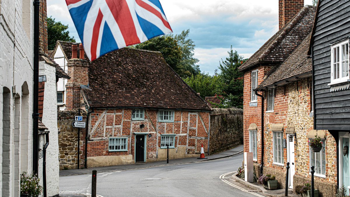 Shop closures are accelerating, 17,350 forecast this year, 202,000 jobs at risk. That’s 47 shops &amp; 550 jobs lost every day. 
In rural and seaside towns, those small businesses are most of the jobs. If you’re visiting this summer, shop local. Every £ spent supports a local family