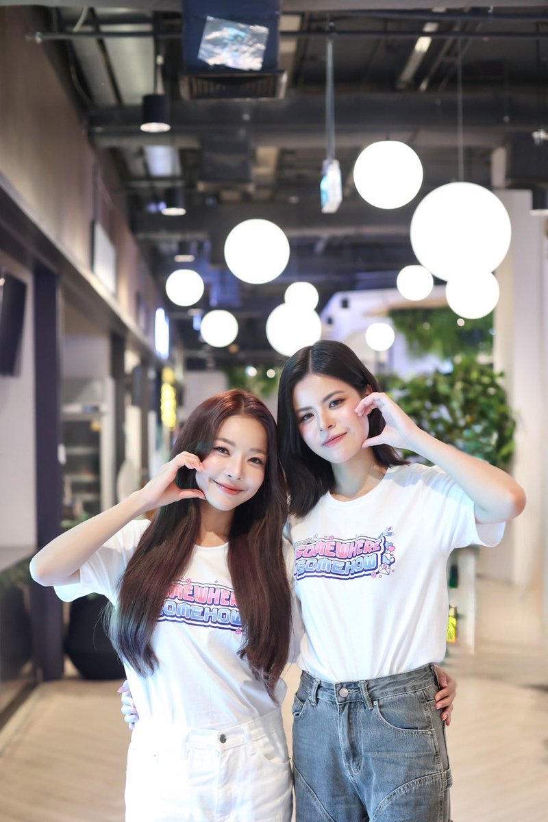 LookAround_TH's tweet image. ฟินระดับล้าน "เฟ-เมษ์" สาดหวาน! บวงสรวง
"รักปากแข็ง" ปรุงรสชาติใหม่ซีรีส์GL ฮาฟินชวนซึ้งโลกตะลึง
🔗อ่านต่อ m.facebook.com/story.php?stor…
#รักปากแข็ง #SWSHGL
#เฟเมษ์ #FayMay #fay_riezz #maywyda