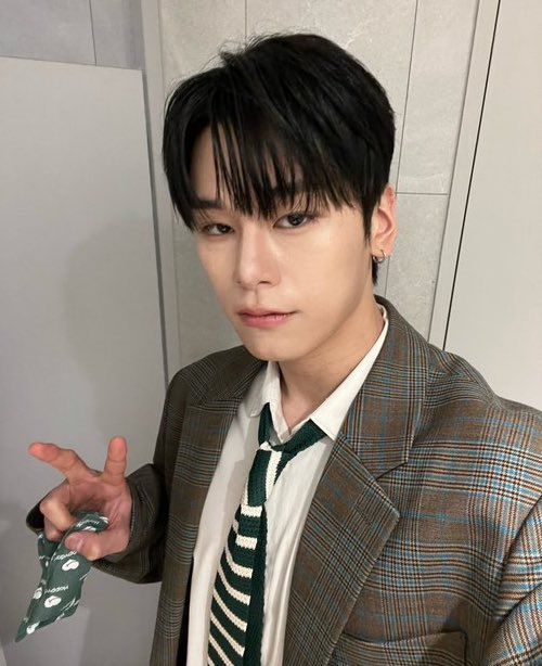 lmjw_'s tweet image. 감자라고 불ㄹ.......                      어?