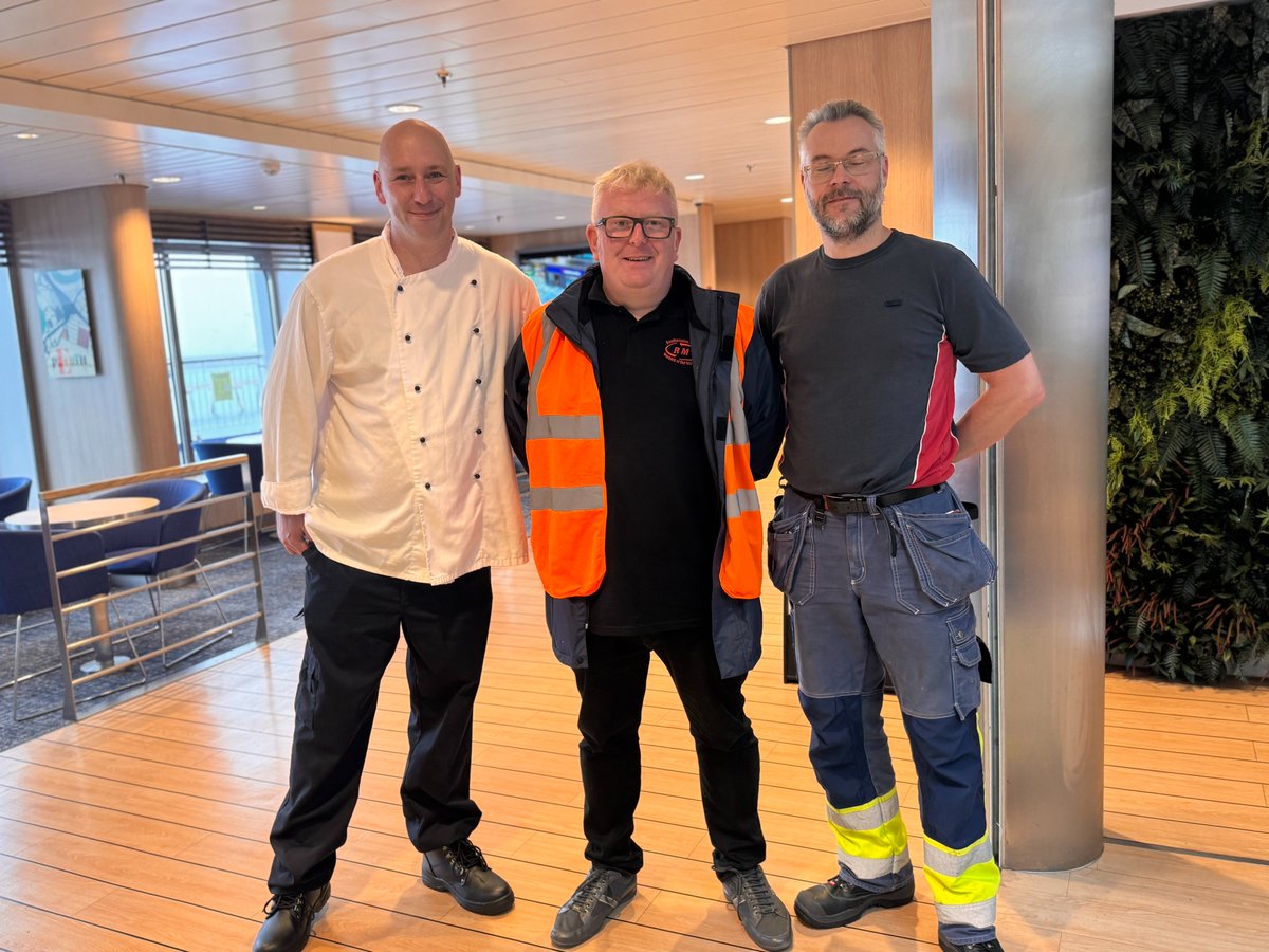 RMTunion's tweet image. National Secretary, @dazprocter visited the Stena Estrid which operates between Holyhead and Dublin early this morning. He was onboard to provide an update on industrial matters and topical issues and listen to members concerns.