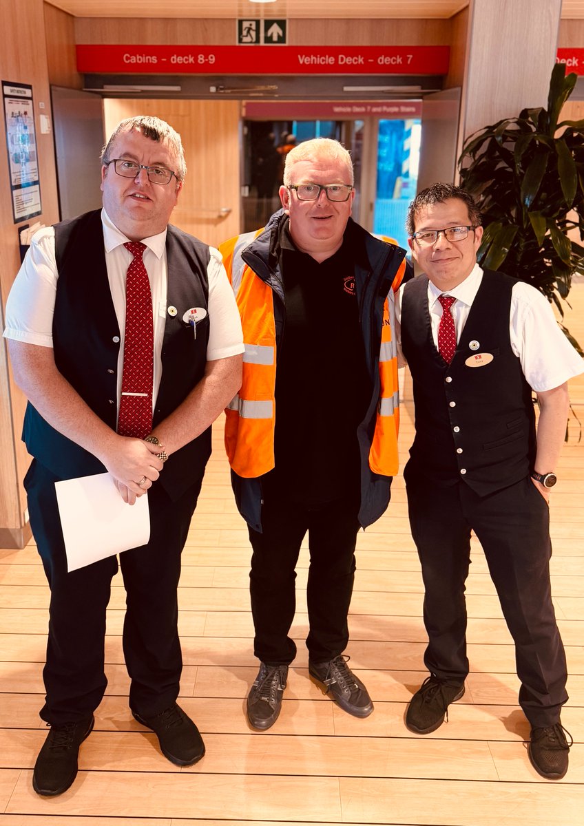 RMTunion's tweet image. National Secretary, @dazprocter visited the Stena Estrid which operates between Holyhead and Dublin early this morning. He was onboard to provide an update on industrial matters and topical issues and listen to members concerns.