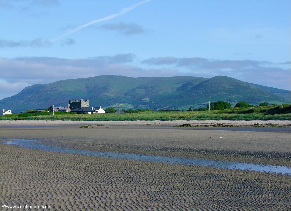 CarolineMills99's tweet image. Wondering where to go for a summer holiday? Route 26 of Camping Road Trips UK (30 adventures with your #campervan, #motorhome or #tent) visits Northern Ireland to go #walking in the extraordinary Mourne Mountains and Ring of Gullion AONB. #camping #roadtrip #nature #outdoors