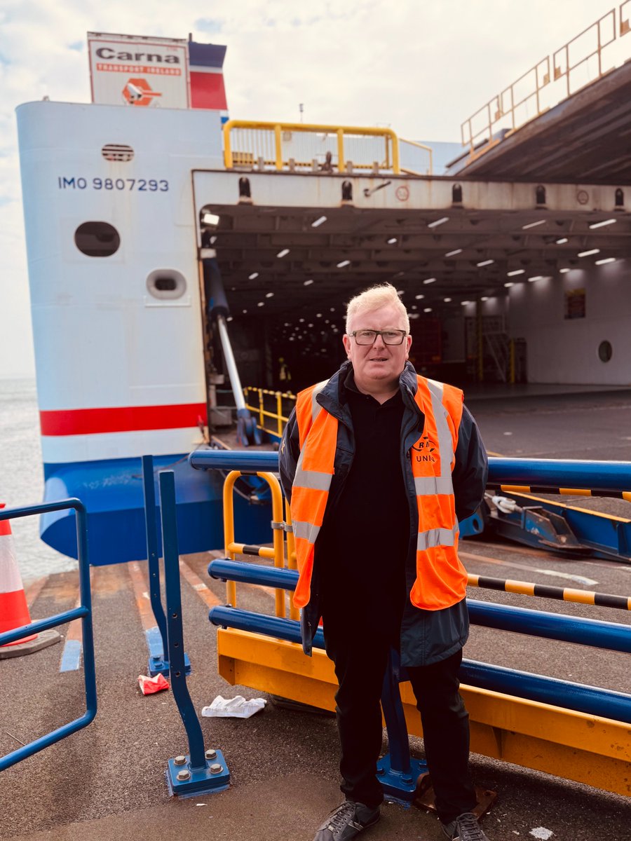RMTunion's tweet image. National Secretary, @dazprocter visited the Stena Estrid which operates between Holyhead and Dublin early this morning. He was onboard to provide an update on industrial matters and topical issues and listen to members concerns.
