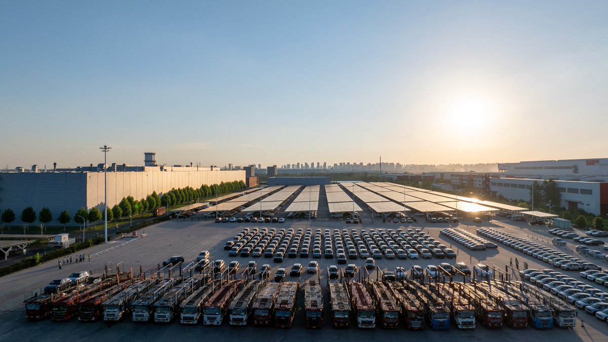 WilliamLiNIO's tweet image. 600 test drive cars of L90 are now available at 400+ ONVO stores and showrooms in 140 cities in China.
We're accelerating production and shipping nationwide.🚚
Here's the L90's calendar: official launch on July 31, and deliveries kick off August 1.
Let's Jiadian!⚡#NIO #ONVO…
