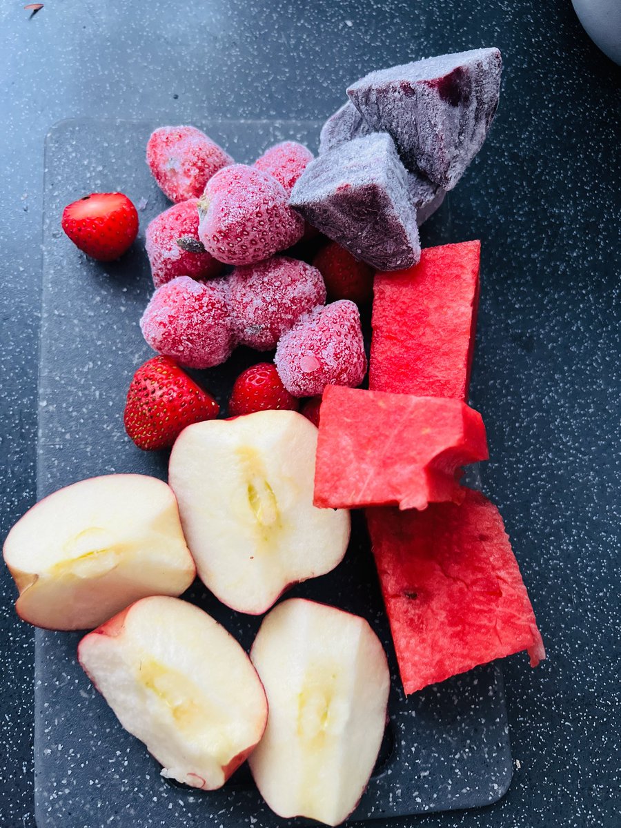 JefsinahK's tweet image. Start your day with a great drink
Watermelon 🍉
Strawberry 🍓
Red apples 🍎
Beetroot
youtube.com/@timewithjesfi… please subscribe to my YouTube channel