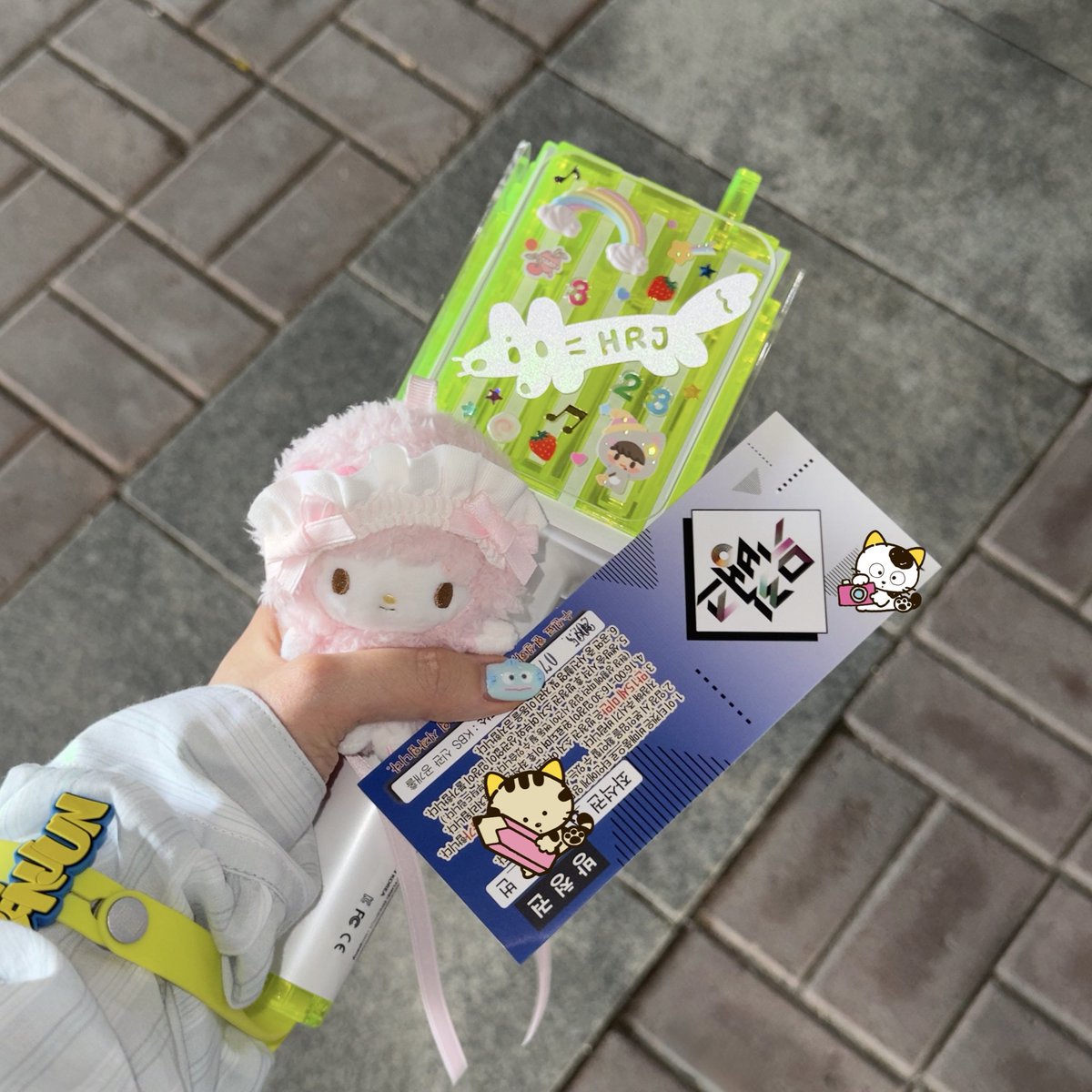 3r2j3's tweet image. 론준이보러왔어요😍🩷🩷🩷