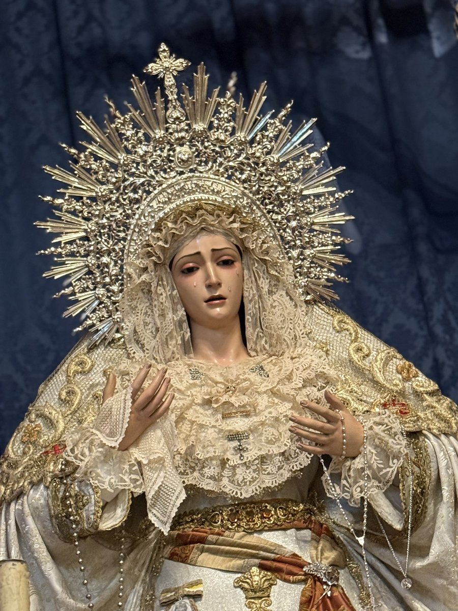 DesdeelArenal's tweet image. 🔵🔴 ¡Despierta, Angustiao, que es 25 de julio!
Que lo sepa el mundo,
que aquí no se juega a ser…
aquí se es.
Porque esto no va de modas:
Esto va de fe, de linaje, de historia y de identidad.
Desde 1800 ya un Papa lo proclamó:
que salga las Angustias de Gloria,
junto a…