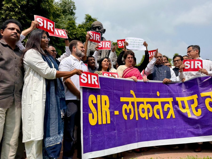 अबे जब क्षेत्रीय भाषाओं से इतना प्यार है तो आज बैनर बदल क्यों दिए बे

😂😂😂😂
