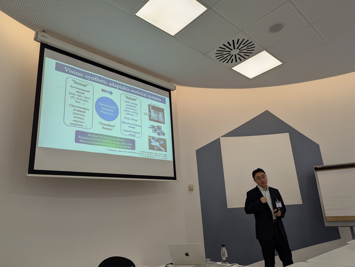 CREmmeneggerLab's tweet image. Prof Sung Hoon Kang is starting his lecture @IBECBarcelona We are excited to learn from him about Synthetic adaptable material systems.