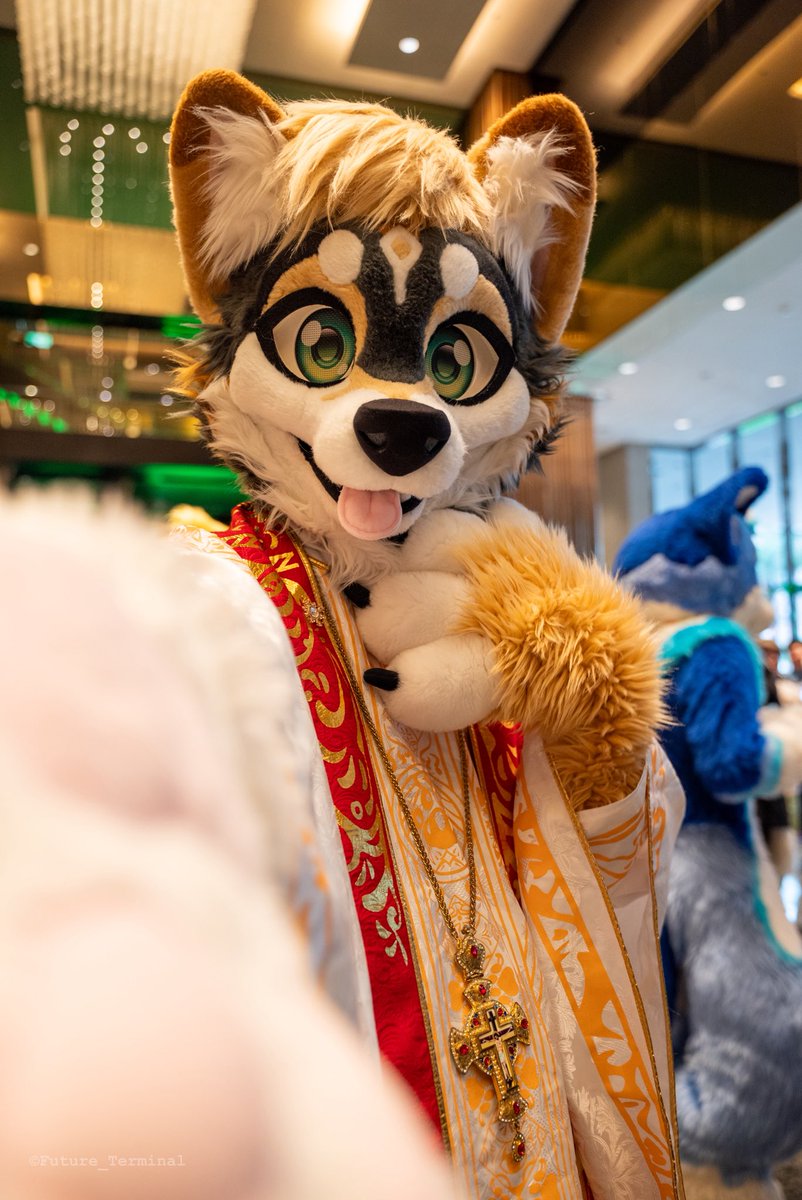 快來吧，我變魔術給你看！

#FursuitFryday #UTFG 
📷：<a href="/Future_Terminal/">Future_Terminal 🔜 MP</a>