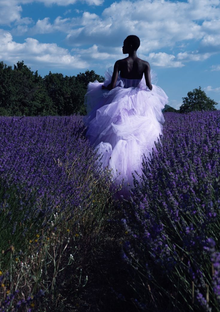 Wildflower2107's tweet image. Legendary
Lilac
Bloom
#3wordspoet #legendary #micropoetry #poetrycommunity #rbg #poembyrashmi