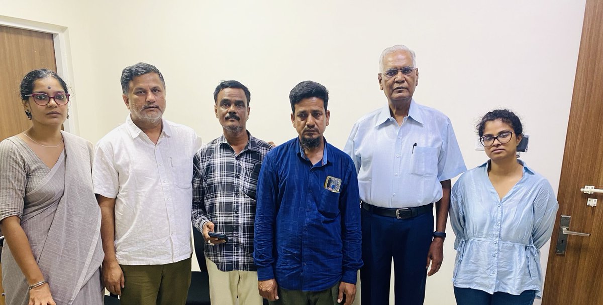 rkpodisha's tweet photo. Visited AIIMS Delhi along with Com. D. Raja General Secretary CPI, Aparajita and Amutha two young women leader to meet the family of the 15-year-old girl from Balanga of Puri, Odisha, who is battling for her life after being set on fire by miscreants. https://t.co/sMJ1mXgdrn