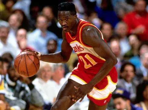 ATLANTA HAWKS
Dominique Wilkins 
933 partidos
 
El “hawk” por excelencia con permiso del lejano Bob Pettit.
Se negó a jugar en Utah, equipo que le drafteó con el 3 de 1982 y aterrizó en Atlanta para iniciar carrera el 29 de octubre con 23 puntos y 12 rebotes ante DET.
Uno de los