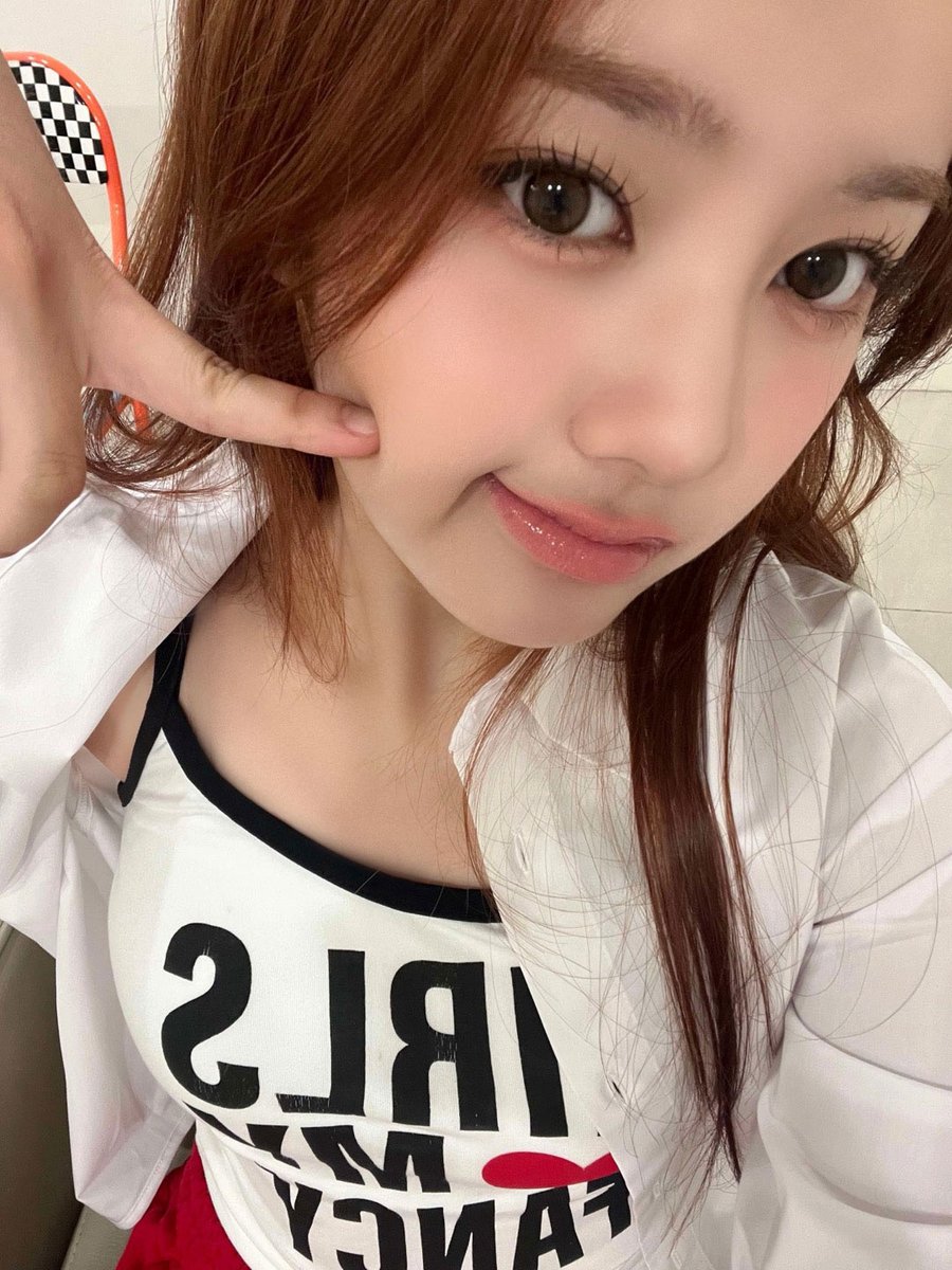 ElisiaGlobal's tweet photo. [🌟] 250725 Elisia Weverse Post

🐰: 𝙵𝚊𝚗𝚌𝚢 ~ 𐔌՞. .՞𐦯

#유니스 #엘리시아 #UNIS #ELISIA @UNIS_offcl https://t.co/g9dnbmB1gi