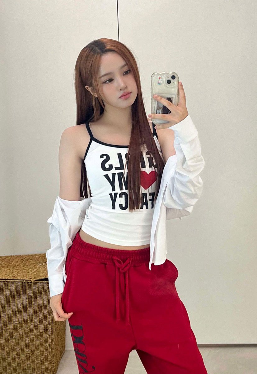 ElisiaGlobal's tweet photo. [🌟] 250725 Elisia Weverse Post

🐰: 𝙵𝚊𝚗𝚌𝚢 ~ 𐔌՞. .՞𐦯

#유니스 #엘리시아 #UNIS #ELISIA @UNIS_offcl https://t.co/g9dnbmB1gi
