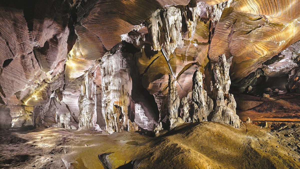 IndiaAesthetica's tweet photo. Kutumsar Cave Jagdalpur, Chhattisgarh 🟤 🟢 🇮🇳 https://t.co/uZDKxbTX7I