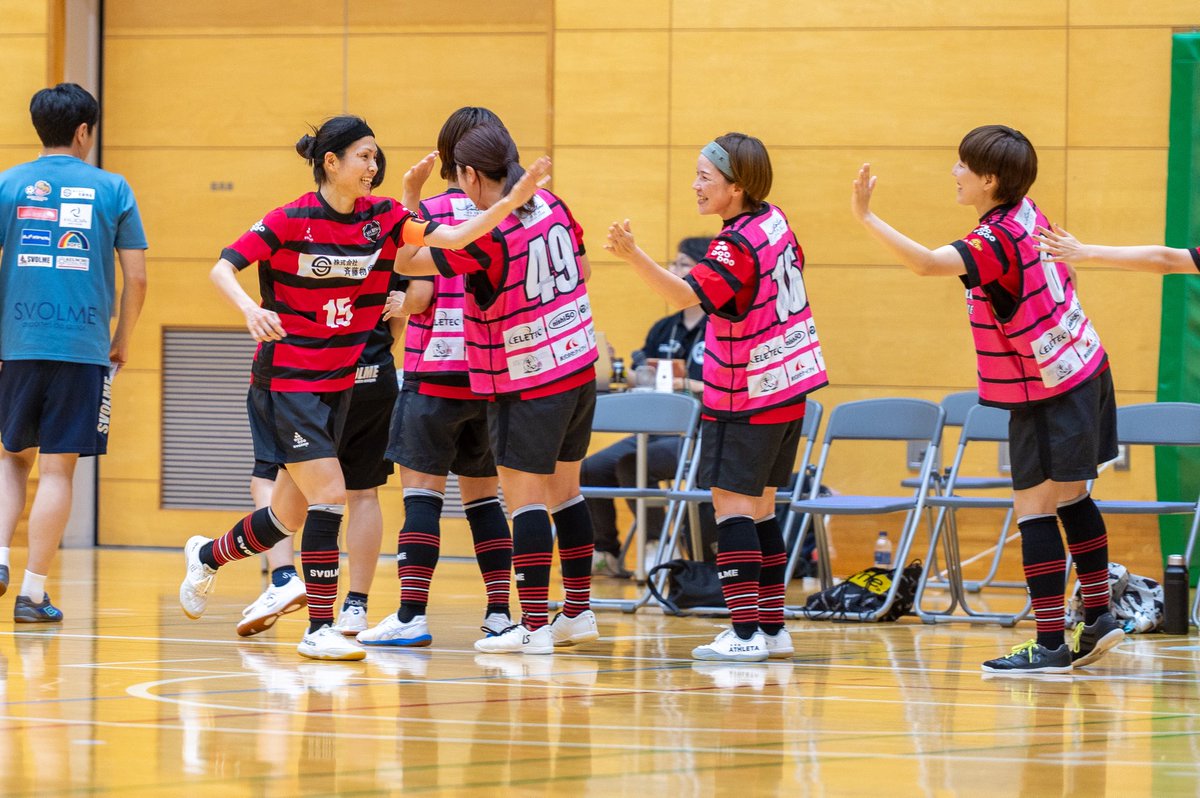 cafuringa_boys's tweet photo. \関東女子フットサルリーグ 第4節/
vs バジェーナブランカ城北レディース
前半1-0
後半 1-0
Total 2-0
【得点者】
#15古屋宇蘭
#49小栗麻緒
待望の勝利‼️
この勝ちを繋げられるよう次の試合に向けて準備します✊
次も勝ちましょう❤️🔥
応援ありがとうございました‼️
#cafuringa
#futsal https://t.co/giF9A0zSp9