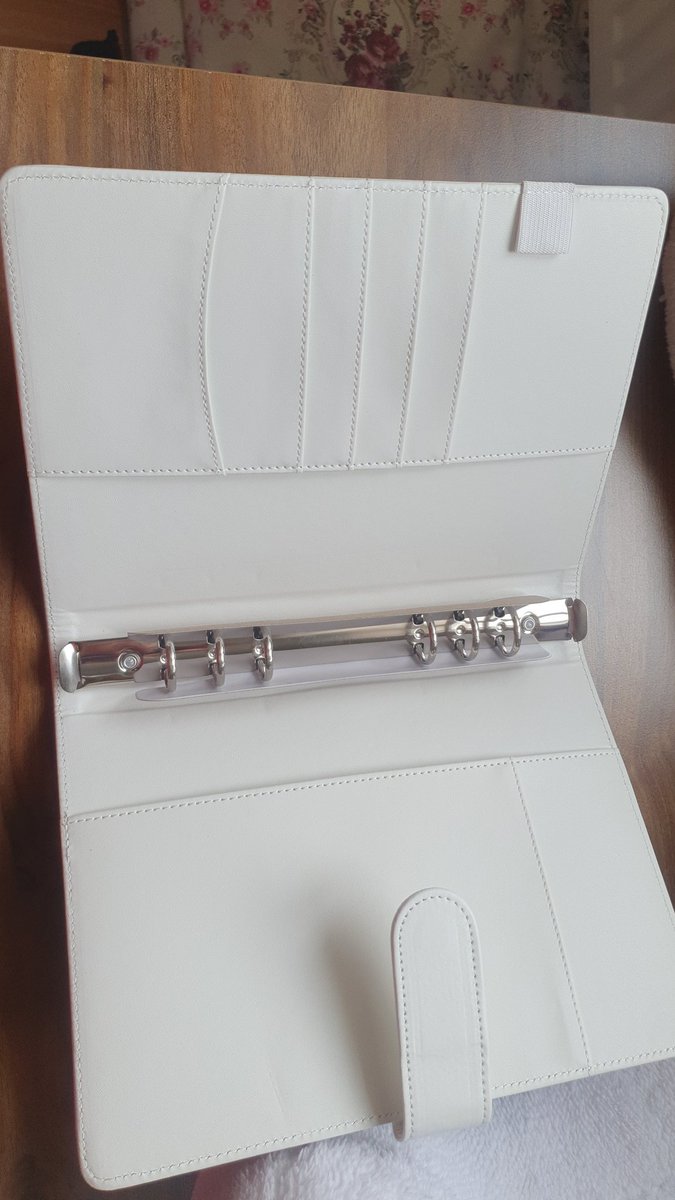 A5 Beyaz Macaron Binder Satış 
💜Şu anda 1 adet mevcut 
💜Sıfır hasarsız üründür
💜İçine sayfa ekletebiliyorsunuz 
Adet fiyatı=550tl
10 adet sayfa ile=670tl
<a href="/bujo_satis/">bujo</a> <a href="/herturlugort/">Her türlü go rt</a> <a href="/bindersatis/">binder & sayfa satış</a>tr <a href="/Bujosatistr/">Bujo Satış/Devir</a> <a href="/bujo_sell/">bujo sell</a> @bindersatis <a href="/bujosatis/">⊹ bujo ürünleri satış/go! 🐰</a>