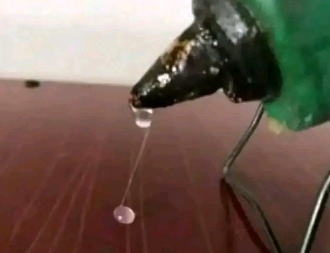 MawulaJames's tweet image. Me after 5 minutes of kissing...!!!๐