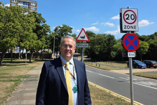 Hertfordshire County Council has announced a raft of measures that will be introduced to help make residents feel safer on the roads &gt; livingmags.info/new-safer-road… #herts #roads #safety <a href="/hertscc/">Hertfordshire County Council</a>