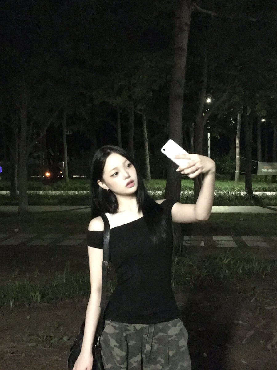 [#보은]

너무 더워요

#CLASSy #클라씨
#BOEUN