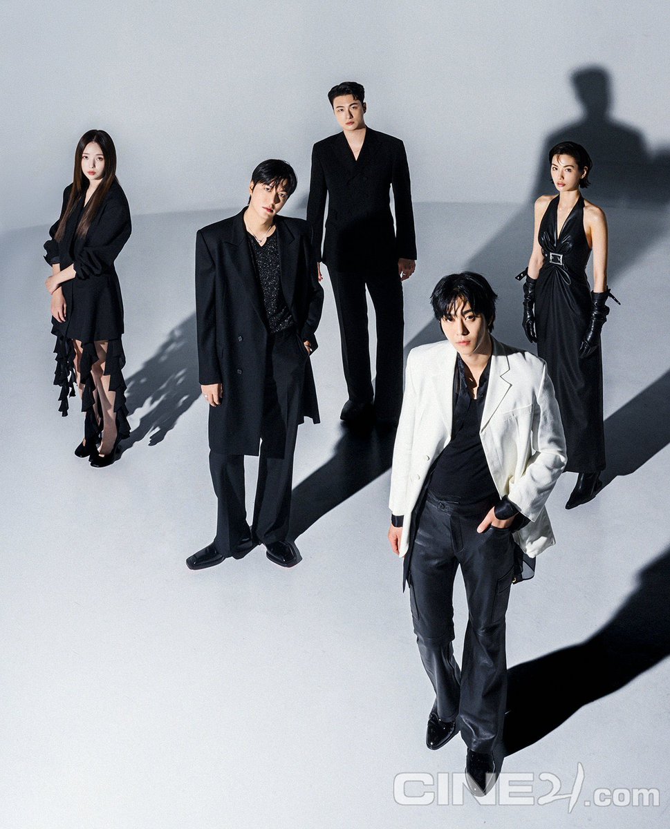 minoz8_10's tweet photo. 推しの顔良すぎてびっくりしてたらいつのまに映画公開🎬㊗️✨

#LeeMinHo  #이민호 
#AhnHyoSeop #안효섭 #전지적독자시점 https://t.co/tNN9yBaukb