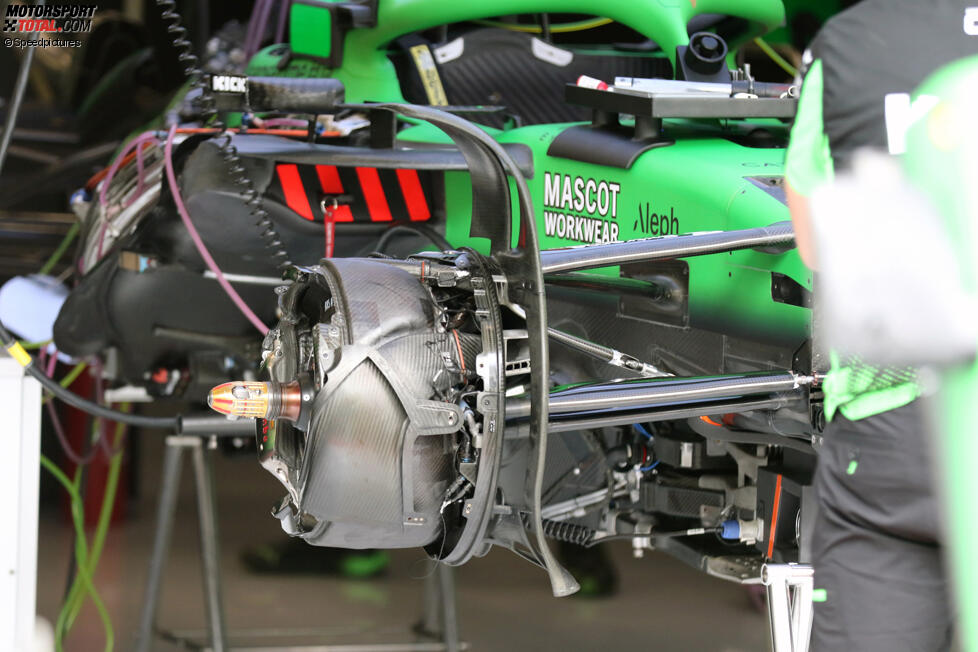 SalaStampRacing's tweet image. #F1BelgianGP Some pics from SpaFRancorchamps garages #TechF1 (📸MotorsportTotal/NextgenXpb) #F1