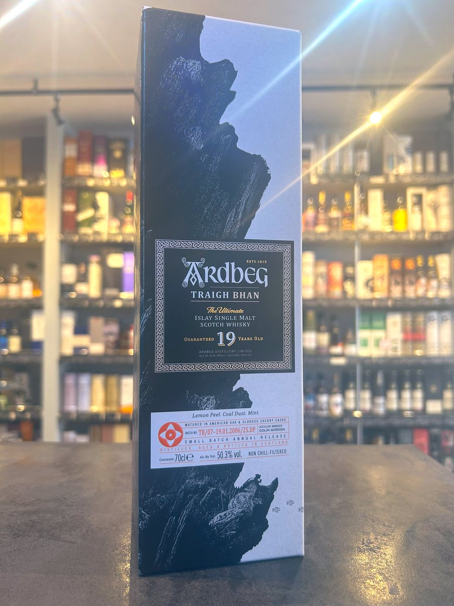 k10shopstuff's tweet image. アードベッグ　トリーバン
の最終バッチが入荷しました！！
ストアーズにて早期ご予約特典で割引しています😆✨
本日の23:59迄となっておりますのでどうぞよろしくお願いします〜♪

#sceeen河口酒店
#アードベッグ
#トリーバン

kawaguchiliquorshop.stores.jp/items/6880af5e…