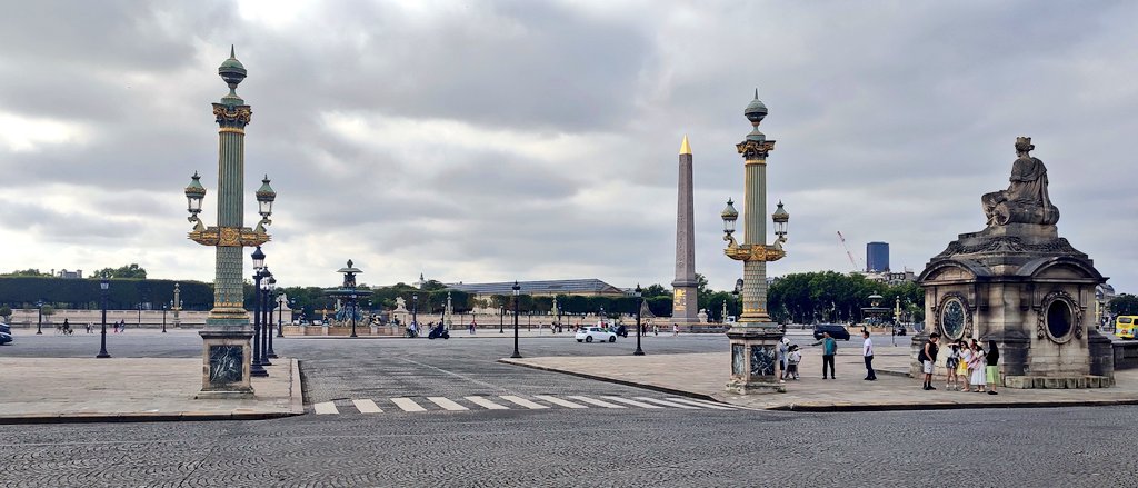 TheReganAngle's tweet image. 🟡 INSOLITE : La place de la Concorde sans installations forraines ni plantes exotiques