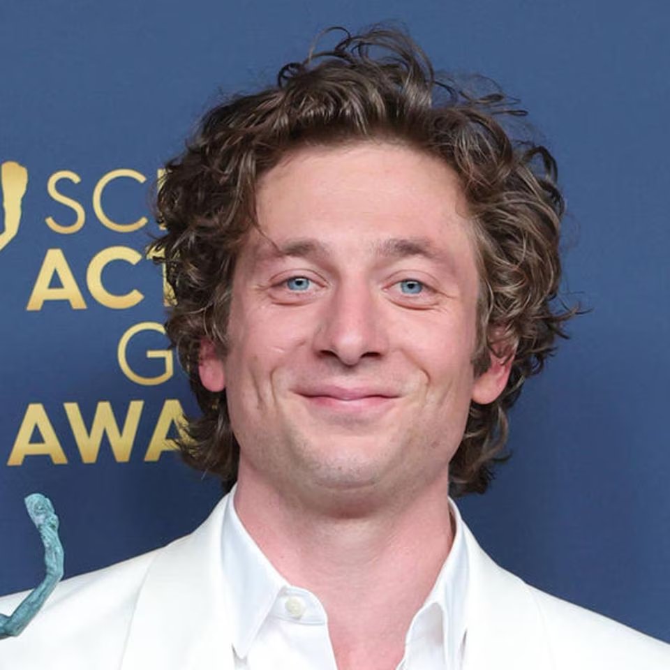 dertristan1's tweet image. BREAKING: Hollywood actor Jeremy Allen White confirmed as leading role in bipoic about legendary german entertainer Hugo Egon Balder