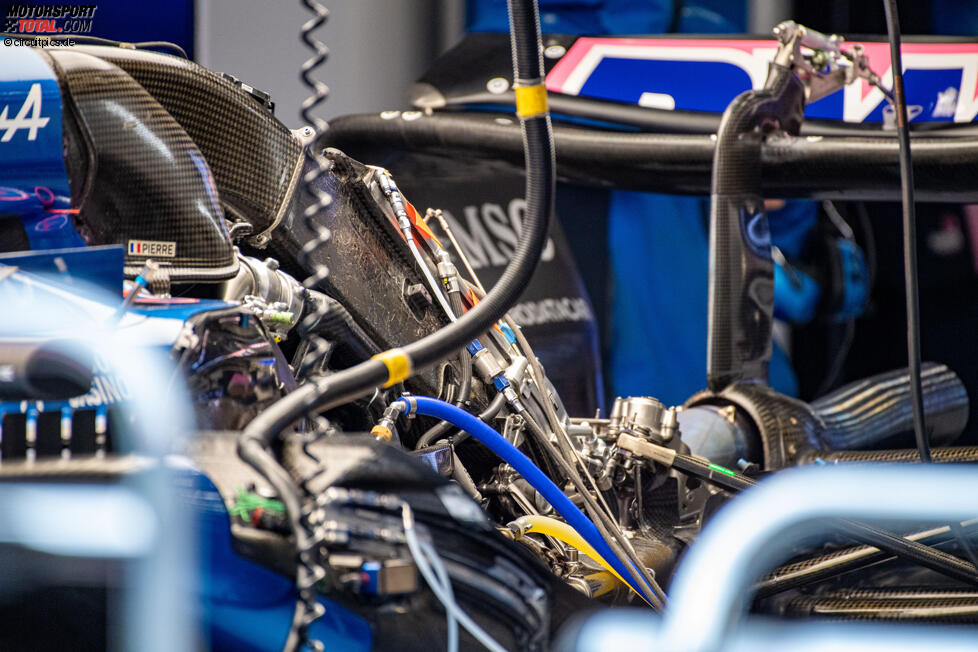 SalaStampRacing's tweet image. #BelgianGP Lente di ingrandimento nei garages di Spa Francorchamps #F1 (📷motorsportTotal/NextgenXpb) Box box box!