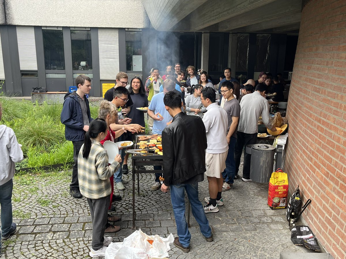 muller_group's tweet image. The end of the #summer #lecturing term we typically #celebrate with a summer #barbecue, which is joined by all #group members. It is a great mix of barbecuing all types of #meat, #vegetables and #fruits together with #handmade salads reflecting the multi-nationality of our team.