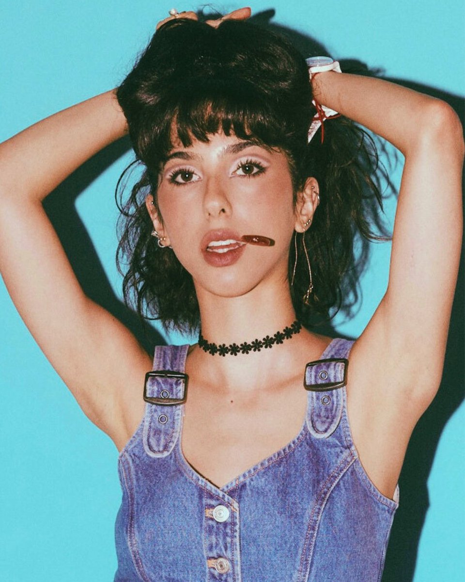 Neska Rose's new single "Bubbling!" is where it all just finally starts to click: the brass pops off, the cheeky ad-lib fizzes, and suddenly you find yourself dancing awkwardly through years of emotions. At 19, this Los Angeles hypehubmagazine.com/2025/07/neska-…