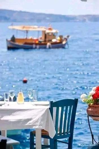 Stravoxilo's tweet image. Ακόμη κι αν είσαι στα χειρότερά σου...
Να θυμάσαι πως όλα θα περάσουν...
Θα ξημερώσει ξανά μια μέρα...και θα γελάσεις ξανά.!!