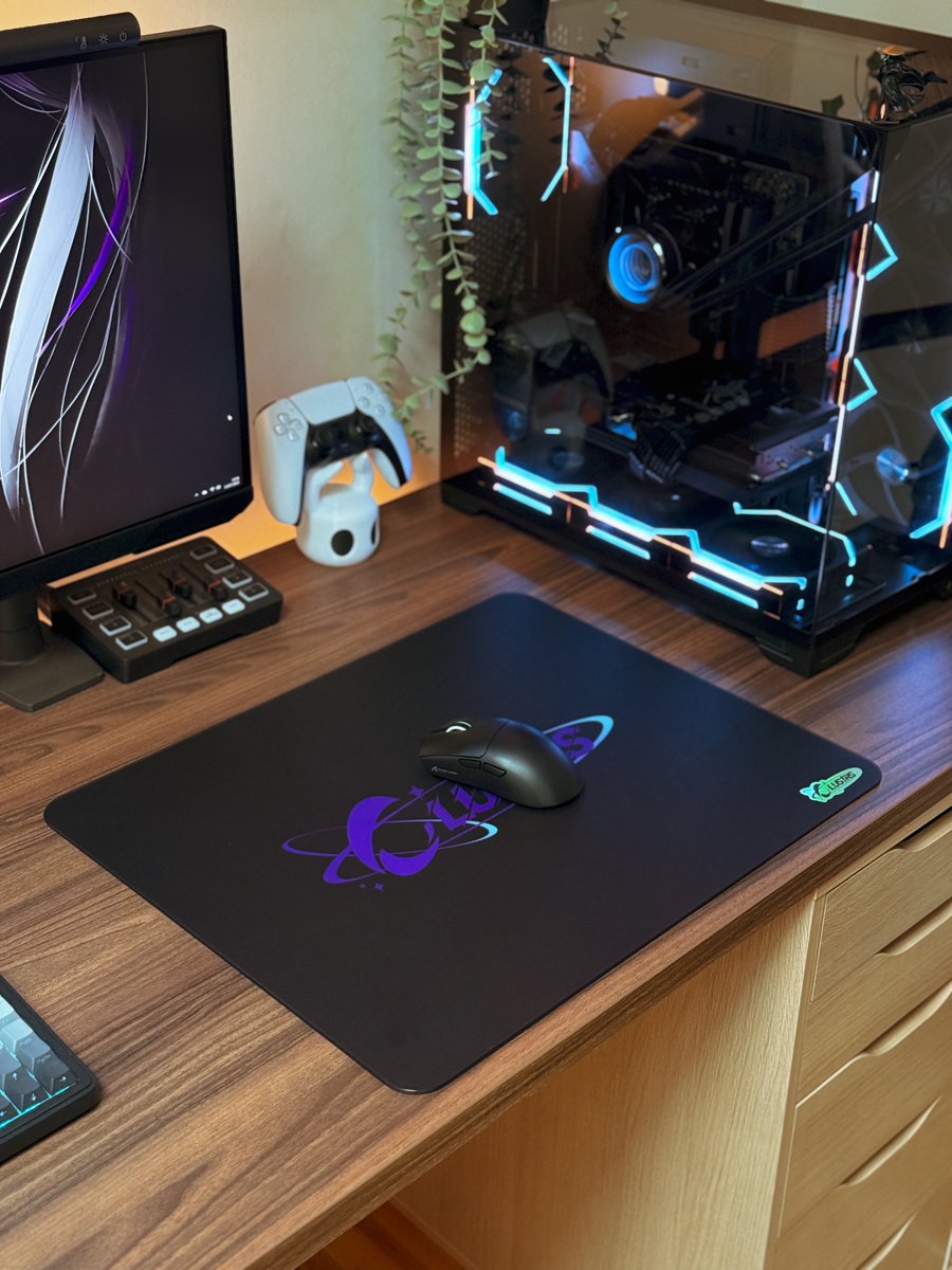 ClustrsOfficial's tweet image. Samuri Cozy setup
With our Clustrs Orbit Glass Mousepad😍🙌