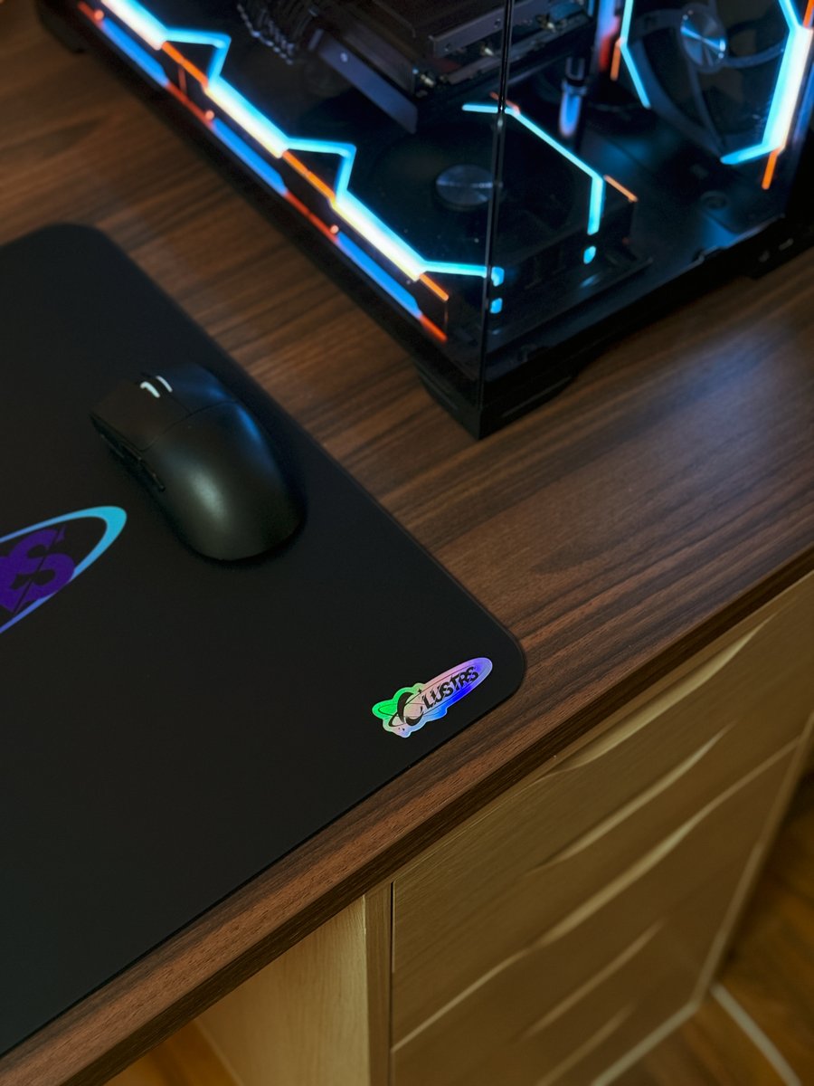ClustrsOfficial's tweet image. Samuri Cozy setup
With our Clustrs Orbit Glass Mousepad😍🙌
