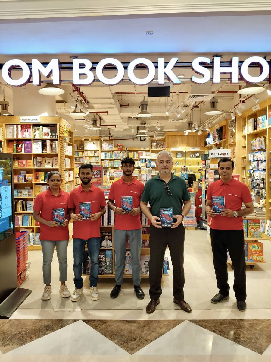 Signed copies of “Dial 100” at Om book shop, DLF Promenade, Vasant  Kunj &amp; Bahrisons, Ambience mall, Vasant Kunj, Delhi! More pics to follow at other Delhi bookstores! <a href="/Bahrisons_books/">Bahrisons Bookseller</a> <a href="/HarperCollinsIN/">HarperCollins</a>