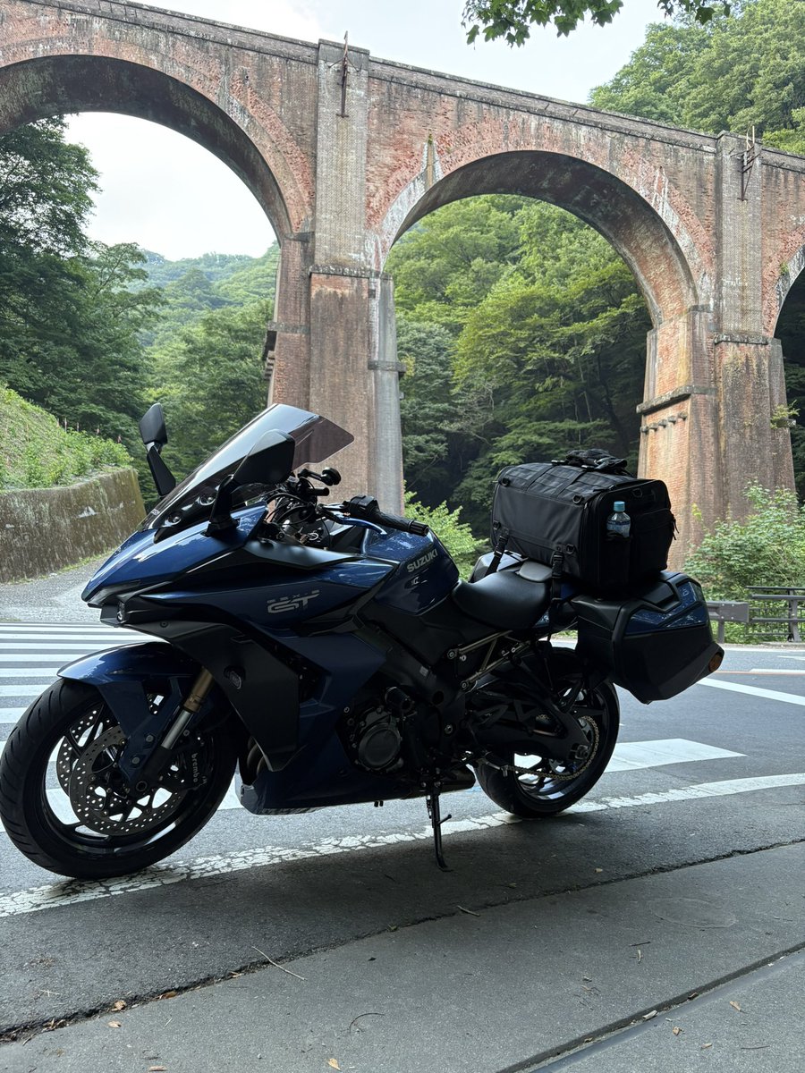 ツーリング＆⛳️で軽井沢に来ています。なかなか来れなかった碓氷峠のメガネ橋でパシャリ。いい思い出になりました。