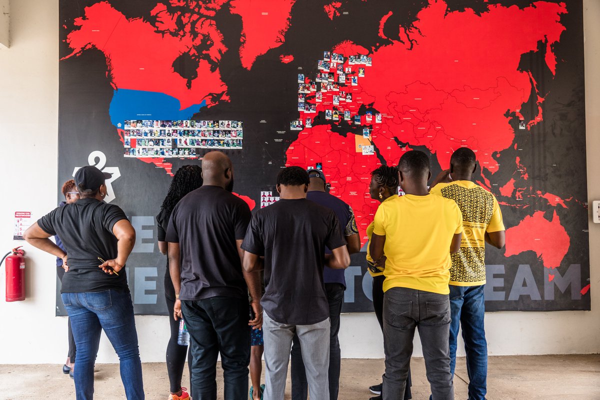 LetshegoGhana's tweet image. Hi @right2dream 👋

Thank you for hosting us earlier this month.

An amazing experience taking in the beautiful scenery and the history of an academy that is shaping lives through education and football.

Watch out for more details on our visit soon!

#RightToDream #Letshego