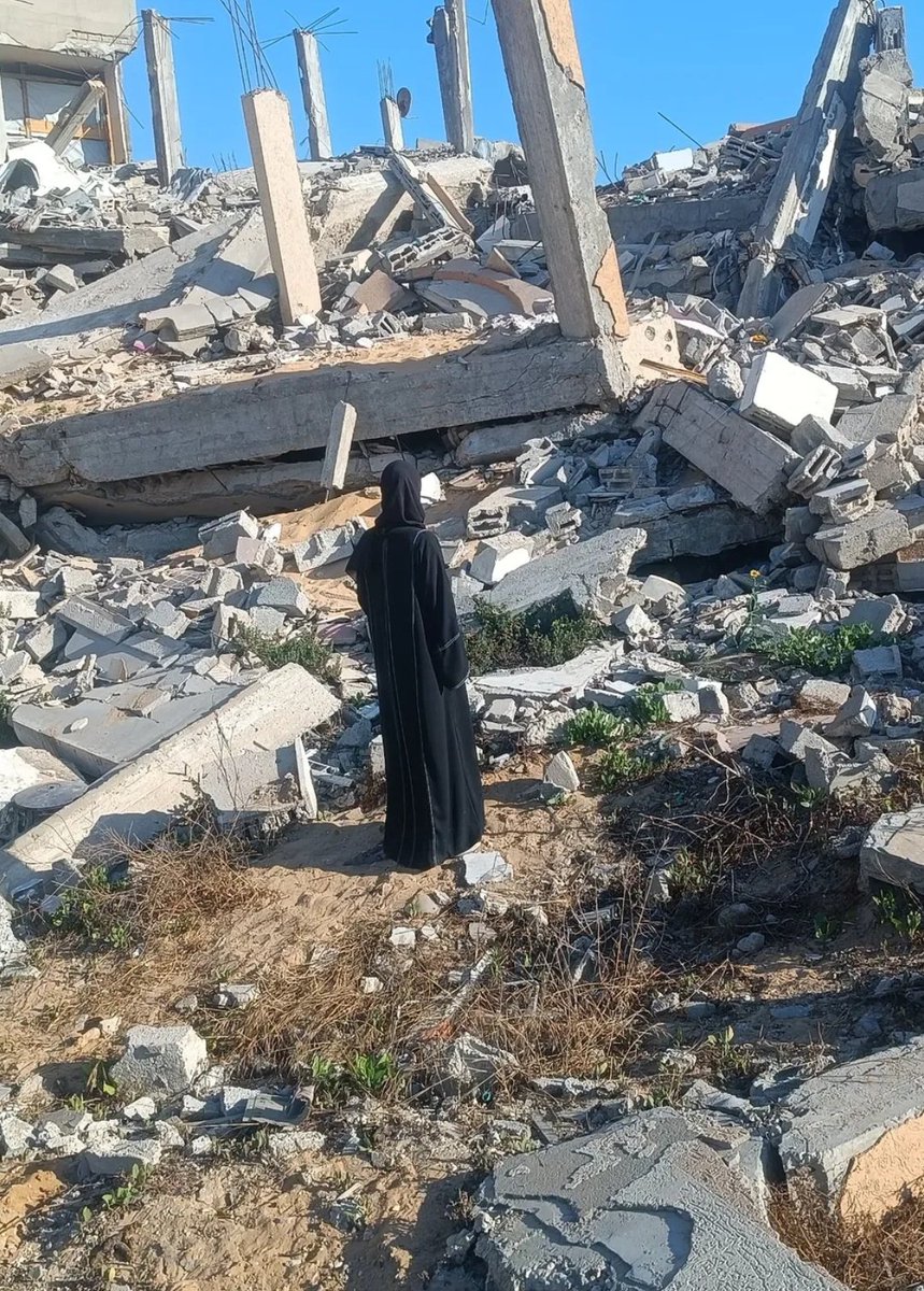 w_ael1so's tweet image. GOOD MORNING 🇵🇸🌤️
660 days of war, hunger and siege
All eyes on Gaza‼️👀
I am alive😔🍉
But I am not okay💔🥺
Please 🙏🏻 consider donating whatever you can. We have lost everything so this is our lifeline to survive 🤍
Together we can change! ☺️🌟
gofund.me/a6672651