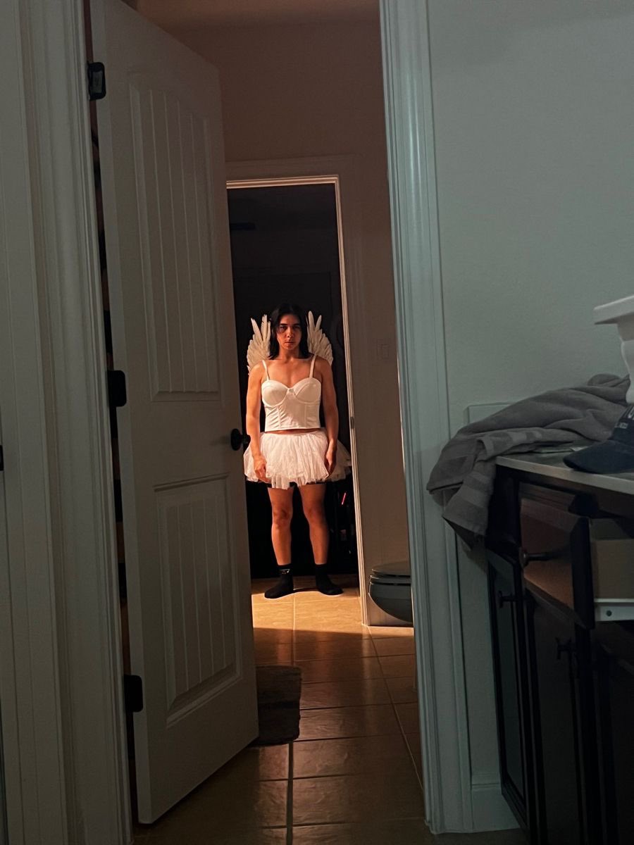 DailyTGCPodcast's tweet image. But I think I see something looking at me through that window…I might…be a lil…delusional….