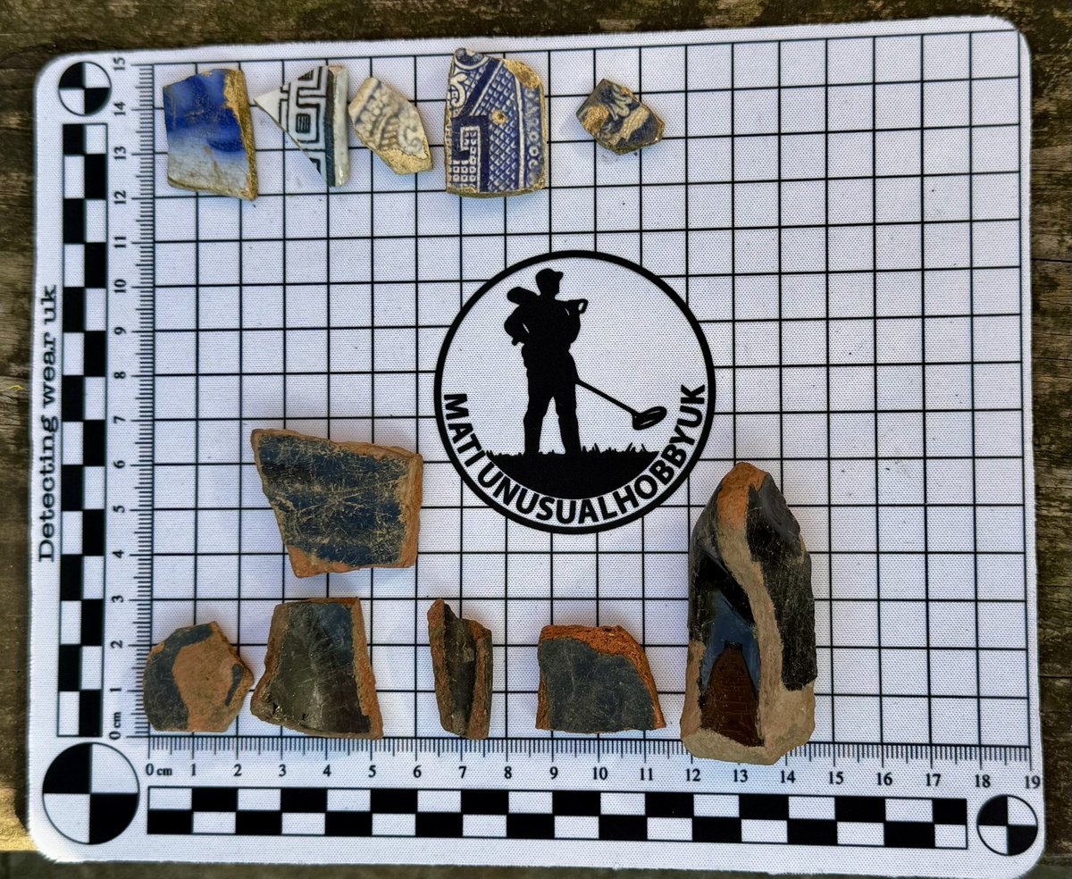 MatiKonkiel's tweet image. No i posypało , tu komuś się gacie popruły , a tu ktoś pogubił fanty na polu 

#metaldetecting #noktasimplex #Rutus #versa #england #coins #hobby #madeinengland #treasure #treasurehunting #roman #medieval #anglosaxon #silver #gold #hammeredcoin #castle #history #ruins #historia