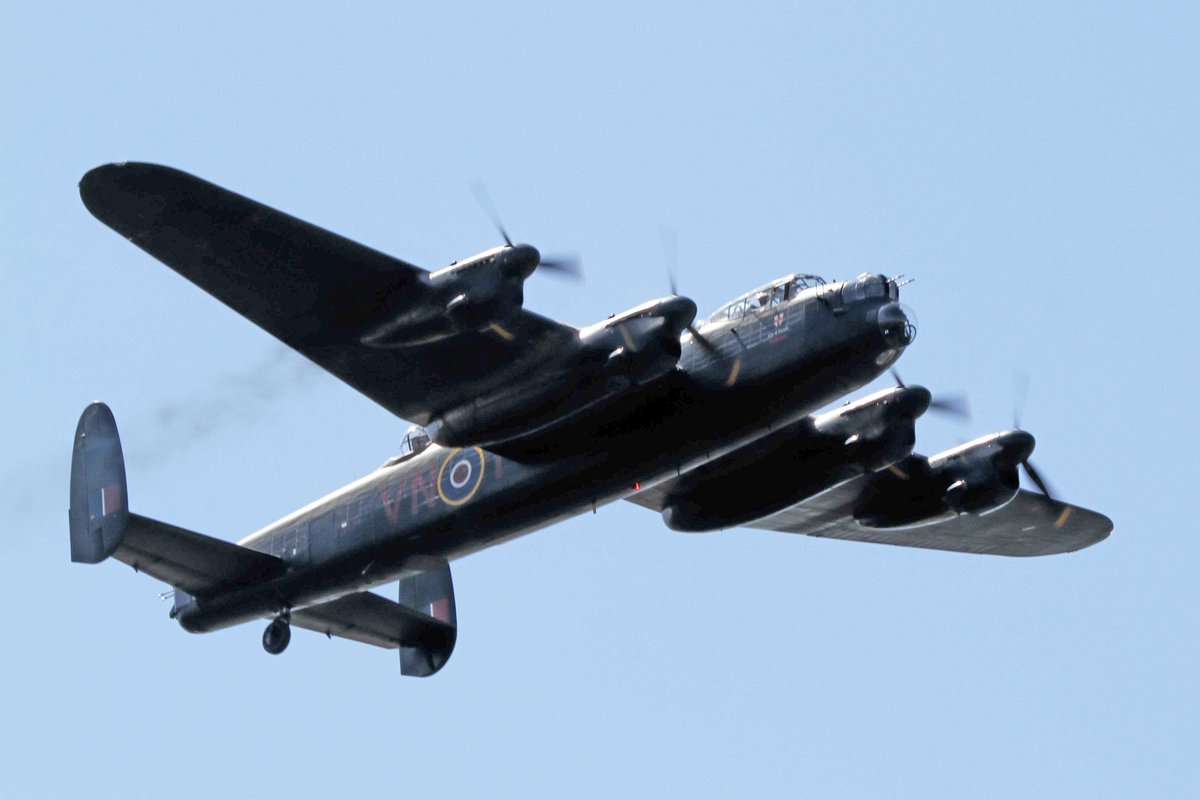 MrSteveyJames's tweet image. Nice to see the @RAFBBMF Avro Lancaster PA 474 on a fly pass over #staveleyarmedforces weekend a couple of weeks ago at #poolsbrookcountrypark #derbyshire last photo you can see smoke coming from the outside right engine along with pops and bangs, emergency return @RAFConingsby