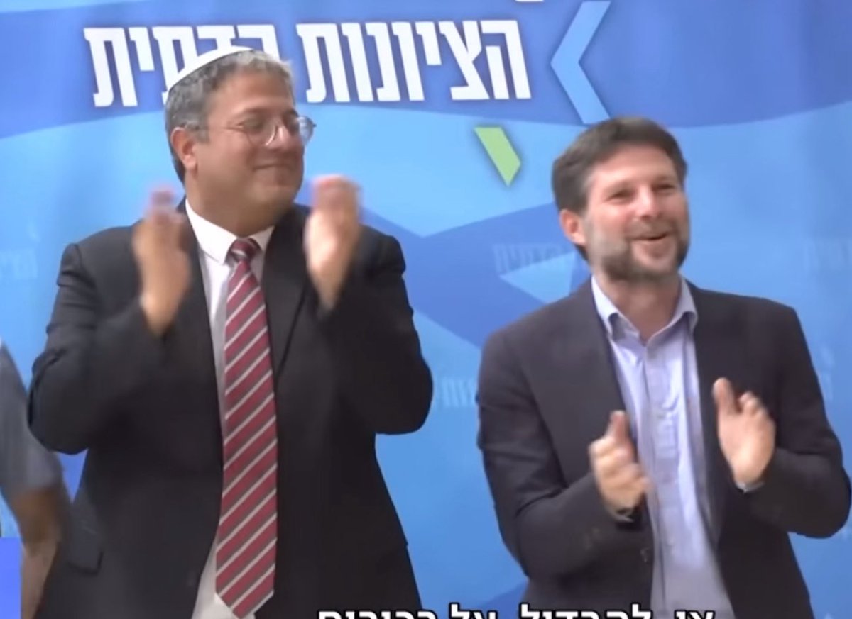 yarivop's tweet image. אני באמת לא מבין את לפיד והאופוזיציה.
או שאתה בצד של מקרון
או שאתה בצד שלהם: