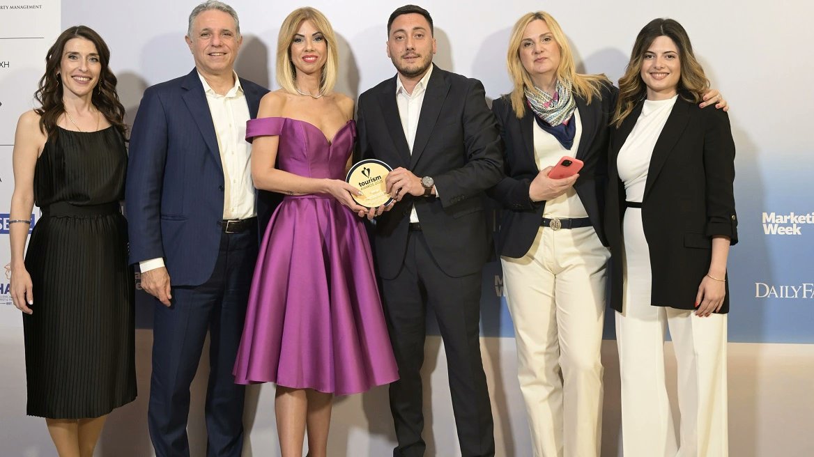 protothema's tweet image. Με τρεις σημαντικές βραβεύσεις αναδεικνύει τη δυναμική του στη σύγχρονη επαγγελματική κατάρτιση και στέλνει το ξεκάθαρο μήνυμα ότι το μέλλον των σπουδών είναι εδώ – και είναι ήδη μπροστά. protothema.gr/greece/article…