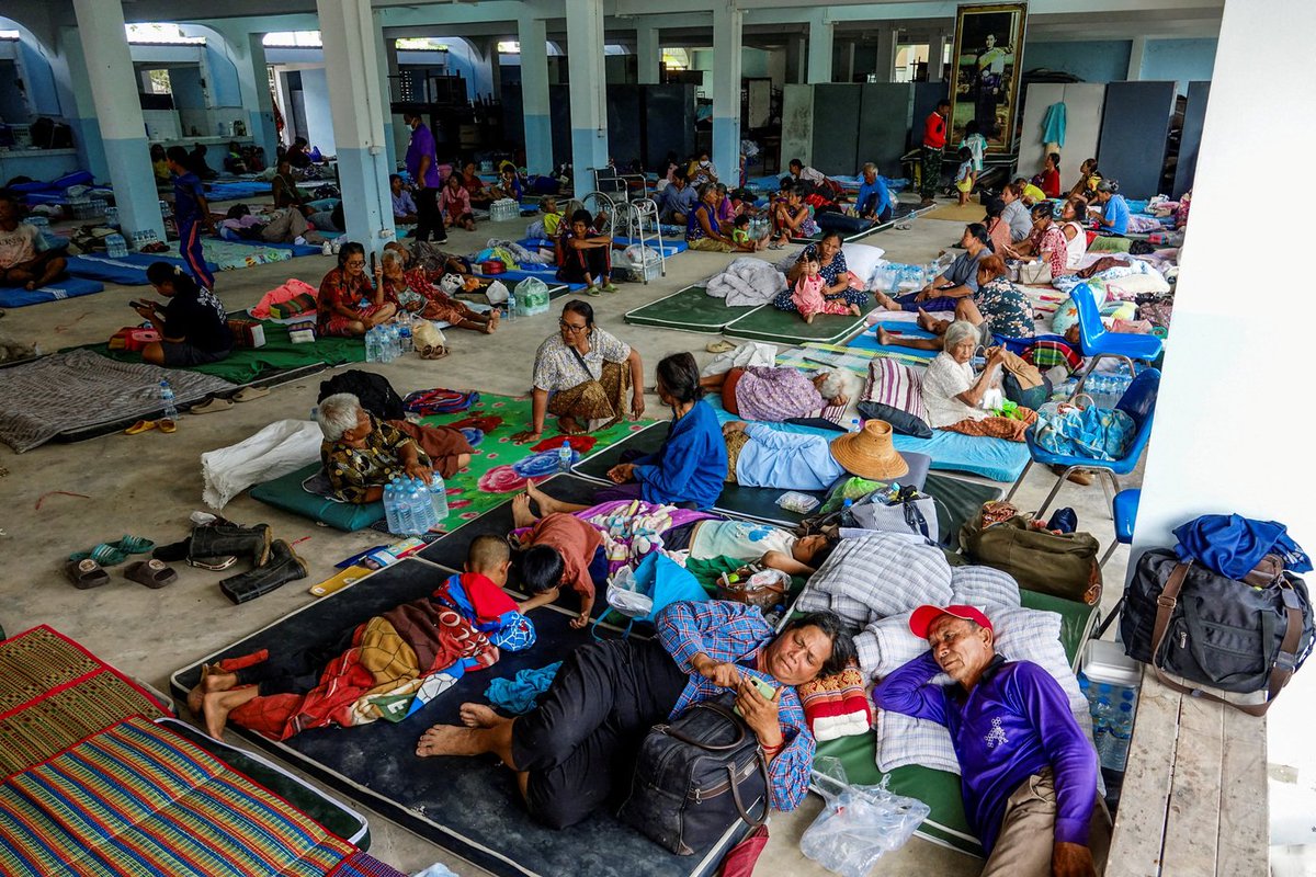 lindipende's tweet image. ULTIM'ORA 🚨
Thailandia, evacuate 100mila persone per scontri al confine con Cambogia
La Thailandia ha evacuato oltre 100.000 persone da quattro province al confine con la Cambogia, teatro da giovedì di intensi scontri armati tra i due eserciti