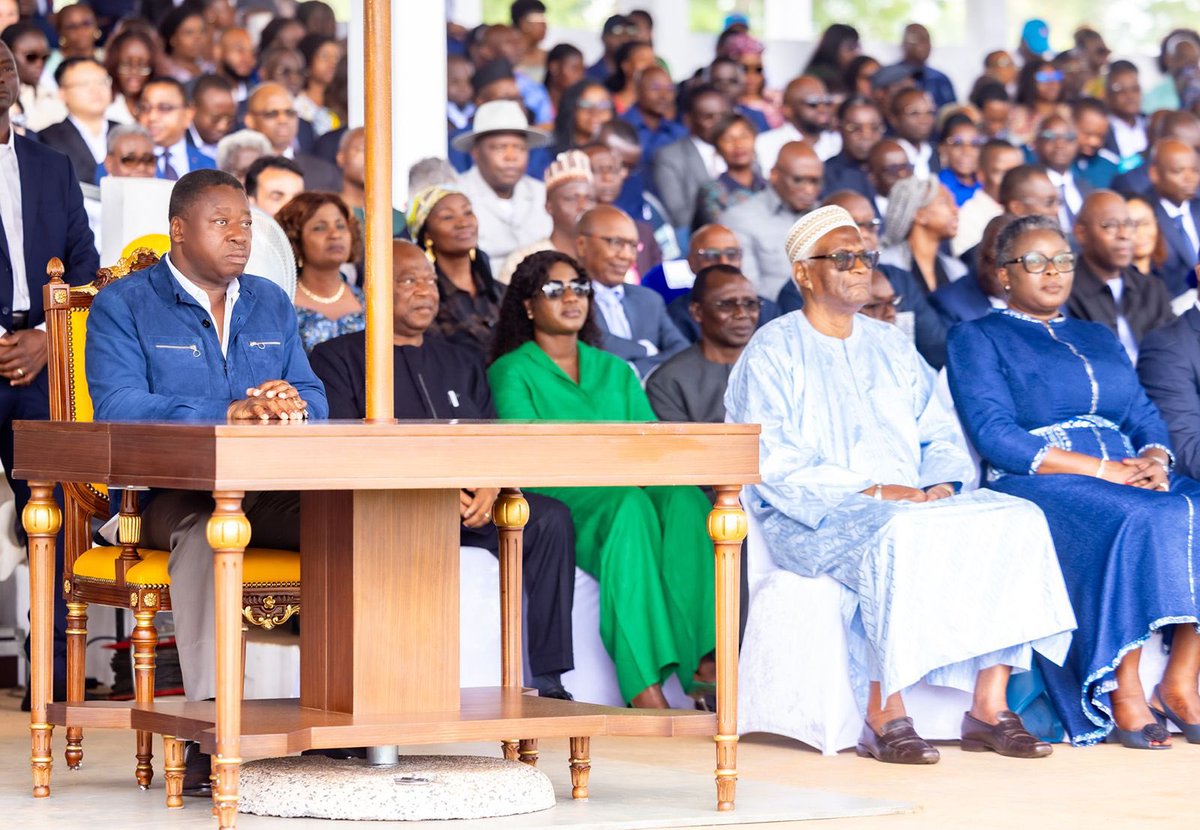 presidencecstg's tweet image. Dans une atmosphère saisissante mêlant intensité rituelle et ferveur populaire, le canton de #Pya a été, ce jeudi 24 juillet 2025, le théâtre de la finale cantonale des luttes initiatiques Evala, un moment d’exception. 

La compétition s’est tenue sur le mythique terrain cantonal…