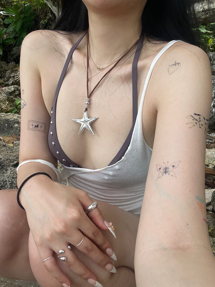 imlazystudios's tweet image. 타투아티스트 니드니들님의 웨스턴 무드 가득한 빈티지 느낌 타투를 타투스티커로 경험해보세요! 올 여름 바캉스룩에 은은한 포인트로 추천드려요🐎🥥🤎
 
✧ NEEDNEEDLE 01

🇰🇷 lazystudios.co.kr/ALL/?idx=3153
🌏 lazystudiosglobal.com/ALL/?idx=3153

#temporarytattoo #타투스티커 #tattoosticker